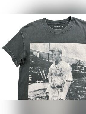 Abercrombie & Fitch Jackie Robinson Graphic Tee Medium